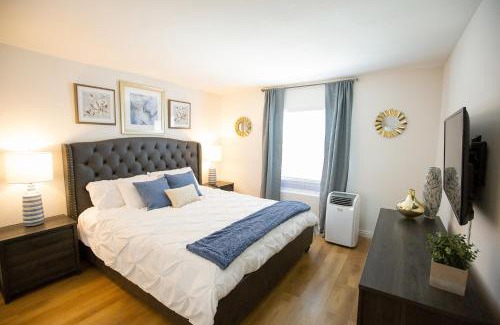Alamitos Beach Apartment | Big Balcony - Parking Spot - King Bed - Fast WiFi