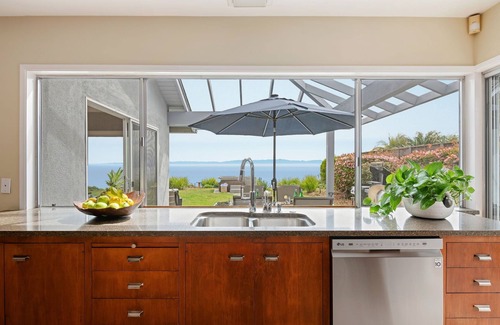 The Mesa House | Blue Horizon - Panoramic Ocean Views
