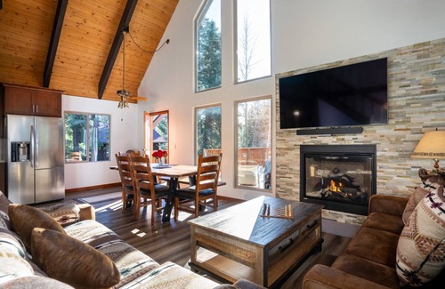 Kings Beach House | Book a Fall Getaway Today! Cozy Home with WiFi, short ride to the Lake!