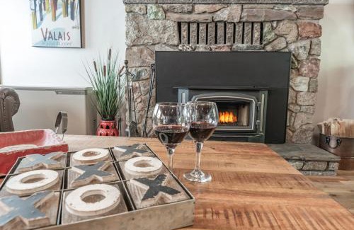 West Village House | Buckeye Bear's Den-ac-walking Distance To Town