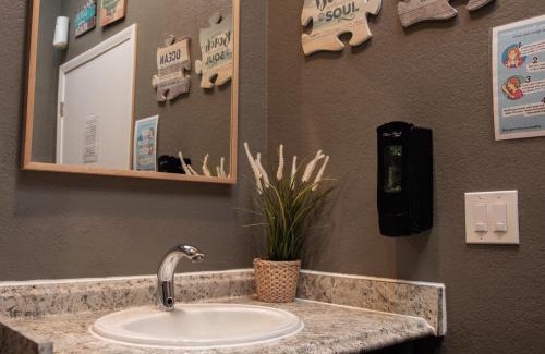 North Pacific Beach Hostel | California Dreams Hostel - Pacific Beach