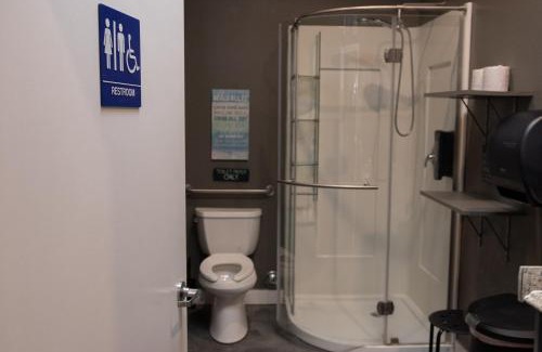 North Pacific Beach Hostel | California Dreams Hostel - Pacific Beach