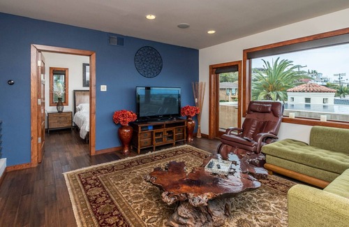Mission Hills House | Captivating Views With All The Creature Comforts in Old Town