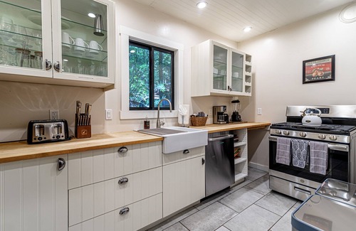 Guerneville Cabin | Casa Boheme-Stylish, Relaxing, Close to Downtown!