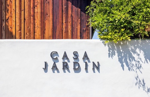 Laguna Apartment | Casa Jardin Unit 8-Boutique Suite in Downtown Santa Barbara