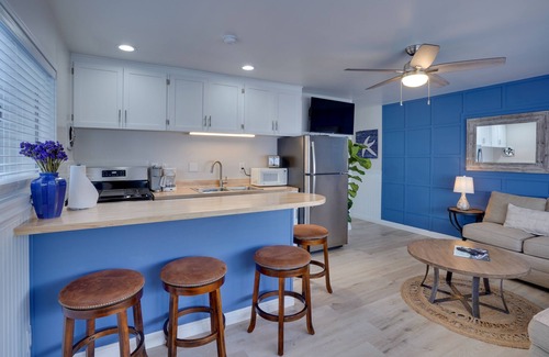 Avalon House | Catalina Island Duplex - Steps to Beach & Pier!