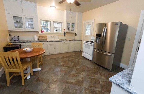 Mariposa Other | Charming farmhouse;100 acres of private forest and working ranch near Yosemite