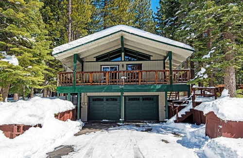 Country Club Estates House | Cherry Hills Cabin | Sleeps 6, No Pets, Family Fun!