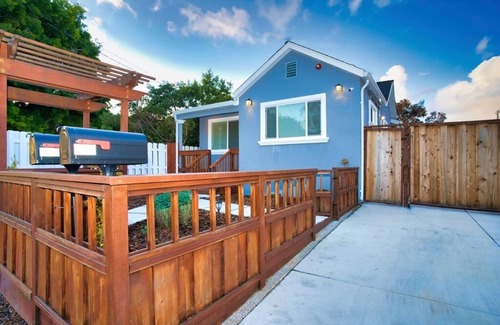 Longfellow House | Clean & Lovely house close to everywhere