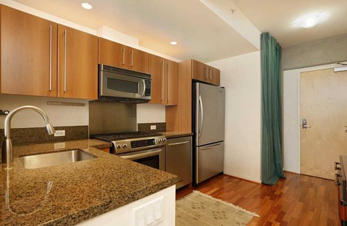 East Village Condo | Comfortable Condo Near Ballpark