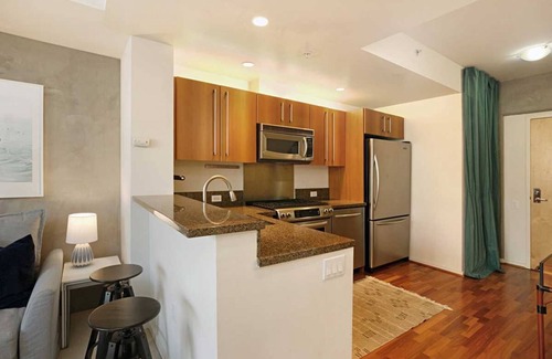 East Village Condo | Comfortable Condo Near Ballpark