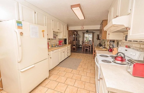 Al Tahoe House | Conveniently located Near Skiing and Beaches - Affordable, Adorable -948M~
