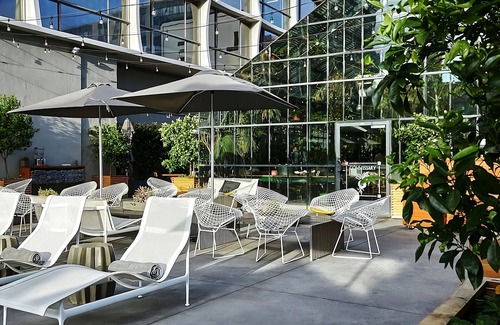 Wilshire Center House | Conveniently To Excellent Transportation! 4 Relaxing Units, Pets Allowed, Pool