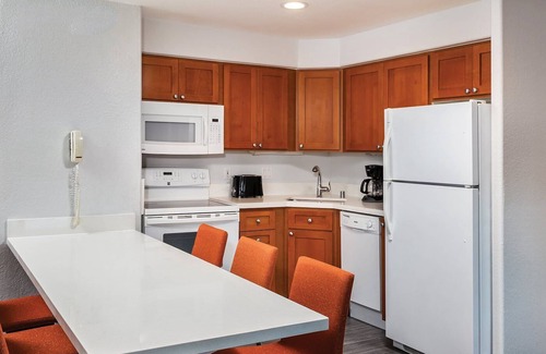 Old Las Palmas Apartment | Cozy 1-bedroom resort with AC, fitness room & pool in beautiful Palm Springs