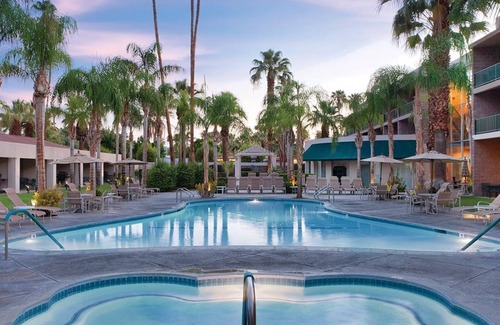 Old Las Palmas Apartment | Cozy 1-bedroom resort with AC, fitness room & pool in beautiful Palm Springs