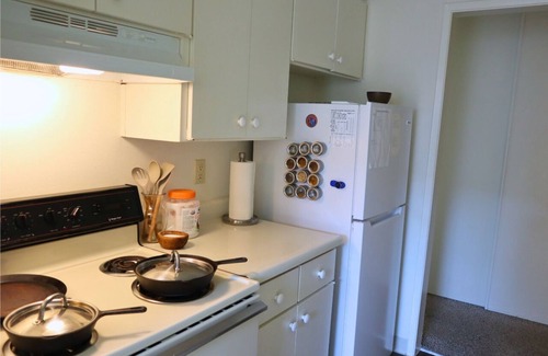 Emeryville Condo | Cozy, seaside condo w/resort amenities + private boardwalk!