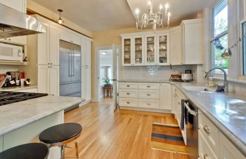 Professorville House | Craftsman, Palo Alto 4-5 bedrooms, 3 full baths.