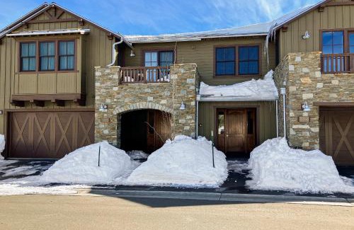 Mammoth Lakes Apartment | Creekhouse 1332