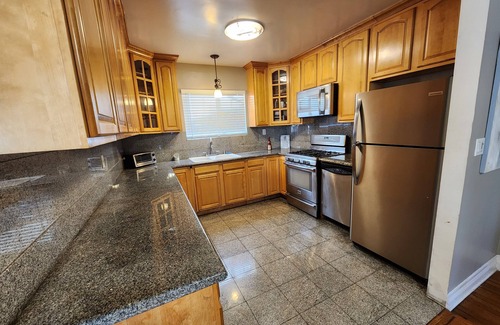 Mid City House | Cutie 3 bedrooms central to everywhere !
