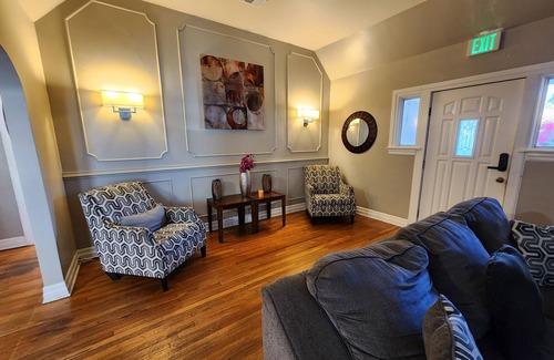 Mid City House | Cutie 3 bedrooms central to everywhere !