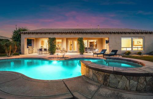Rancho Santana House | Desert Grove by AvantStay Oasis Retreat w Pool BBQ Grill