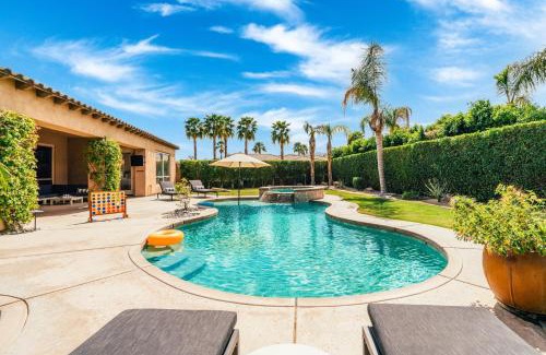 Rancho Santana House | Desert Grove by AvantStay Oasis Retreat w Pool BBQ Grill