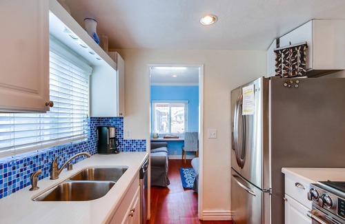 Mission Beach House | Dog-friendly beach home w/private patio, wine bar, gas grill, washer/dryer