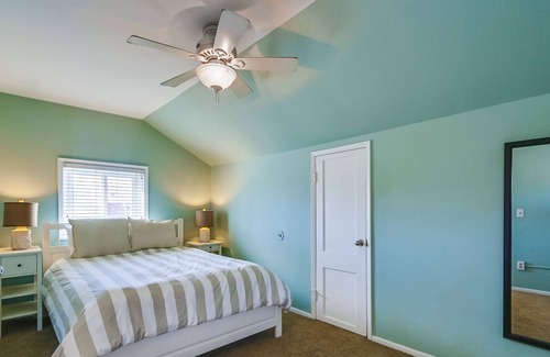 Mission Beach House | Dog-friendly beach home w/private patio, wine bar, gas grill, washer/dryer
