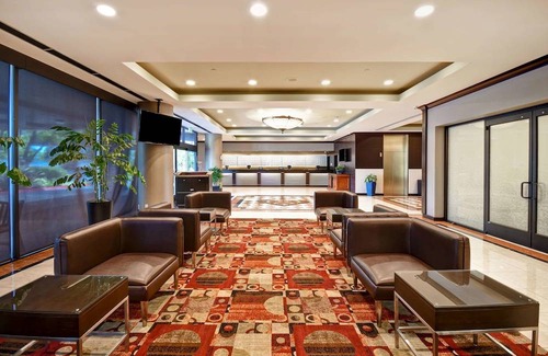 Pleasanton Hotel | DoubleTree by Hilton Pleasanton at The Club