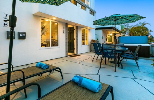 South Mission Beach Apartment | Family beach condo w/ private hot tub- steps to beach
