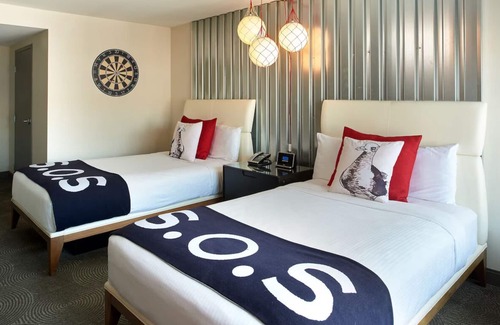 Fisherman's Wharf Hotel | Four Family Ready Retreat | Near Wax Museum at Fisherman’s Wharf