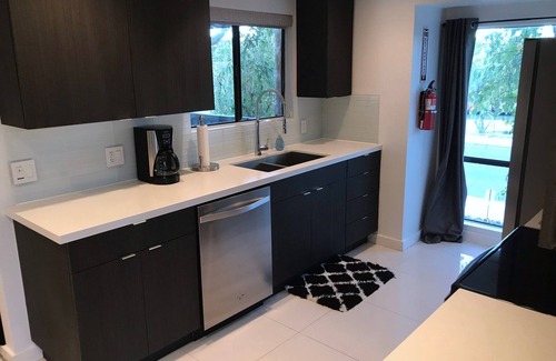 Palm Springs Condo | Fully Renovated 2-Bed 2-Bath at Resort Style Palm Canyon Villas