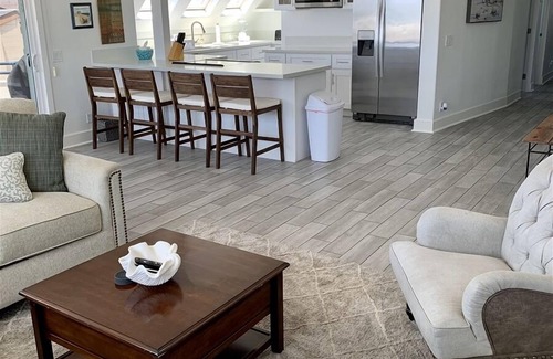 South Mission Beach House | Fun in the Sun Penthouse! Perfect Panoramic Ocean Views on the Famous Mission