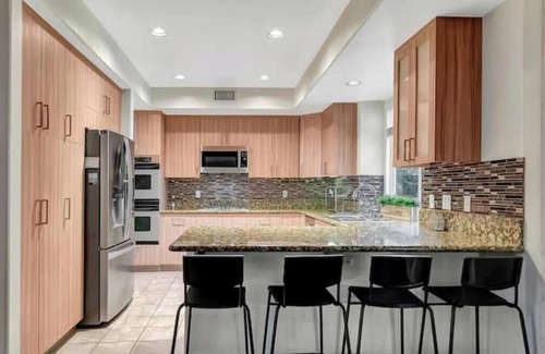 Tarzana House | Gated 5BR Villa on Private Street - Great Location