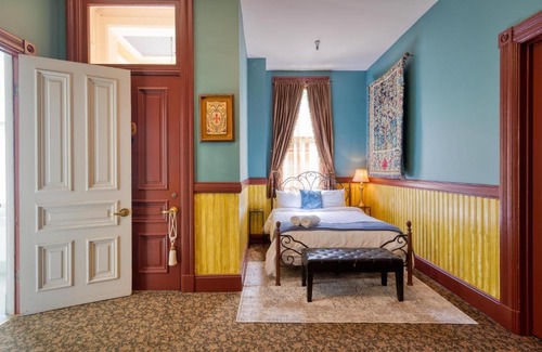 Downtown Sacramento Hostel | HI Sacramento Hostel