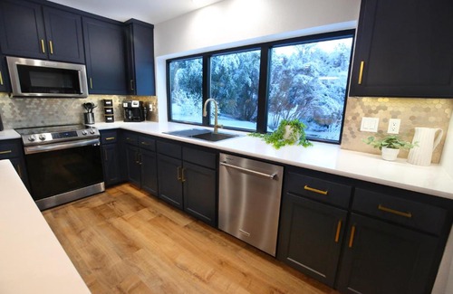 Oakhurst House | High End A-Frame - Hot Tub - Awesome Views - Yosemite - Electric Vehicle Friendly - Sleeps 10