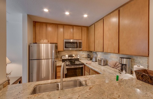 Carnelian Woods House | Honeymooner: Studio, 1.5 BA Townhouse in Carnelian Bay, Sleeps 4