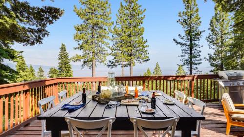 Talmont House | Horizon by AvantStay Stunning A-frame Cabin w Hot Tub Billiards Lake Views