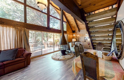 Cedar Glen House | House ∙ 2 bedrooms ∙ 6 guests