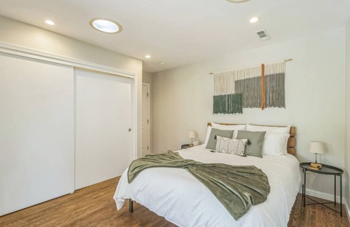 North Central House | House ∙ 2 bedrooms ∙ 4 guests