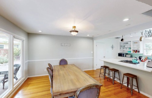 Junior College Neighborhood Association House | House ∙ 2 bedrooms ∙ 4 guests