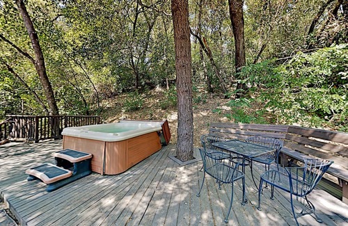Healdsburg House | House ∙ 2 bedrooms ∙ 6 guests