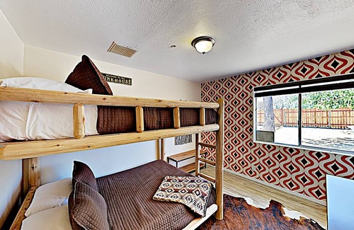Pioneertown House | House ∙ 3 bedrooms ∙ 6 guests
