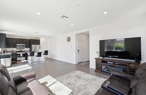 Folsom House | House ∙ 3 bedrooms ∙ 8 guests