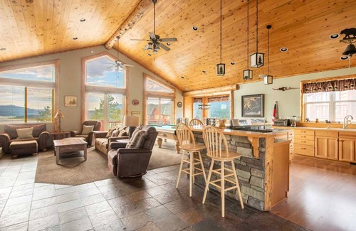 Castle Glen Estates House | House ∙ 4 bedrooms ∙ 12 guests