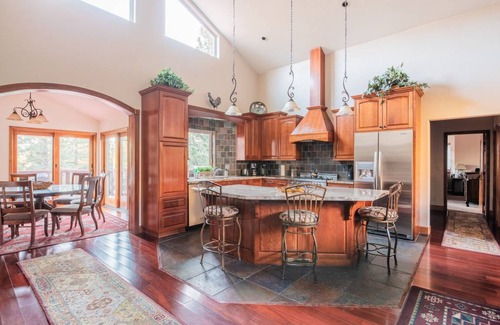 Upper Moonridge House | House ∙ 5 bedrooms ∙ 13 guests