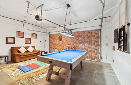 Livermore House | House ∙ 5 bedrooms ∙ 12 guests
