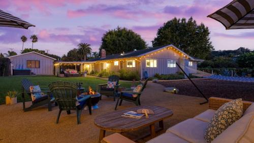 Santa Barbara House | Hummingbird Haven by AvantStay Dog-Friendly Near the Beach Huge YardHot Tub