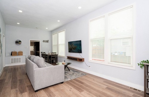 San Jose House | Japantown, near SJC w/fast wi-fi