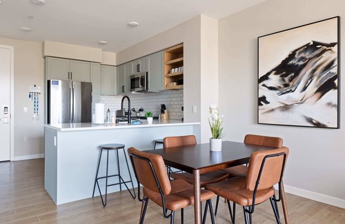 Santa Clara Apartment | Kasa | Bright & Airy Room + Fast Wifi | Santa Clara